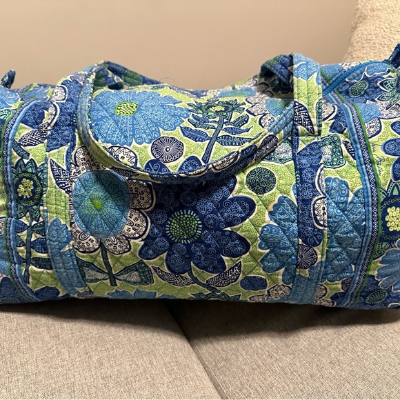 Large Vera Bradley Duffle Bag - Picture 9 of 9
